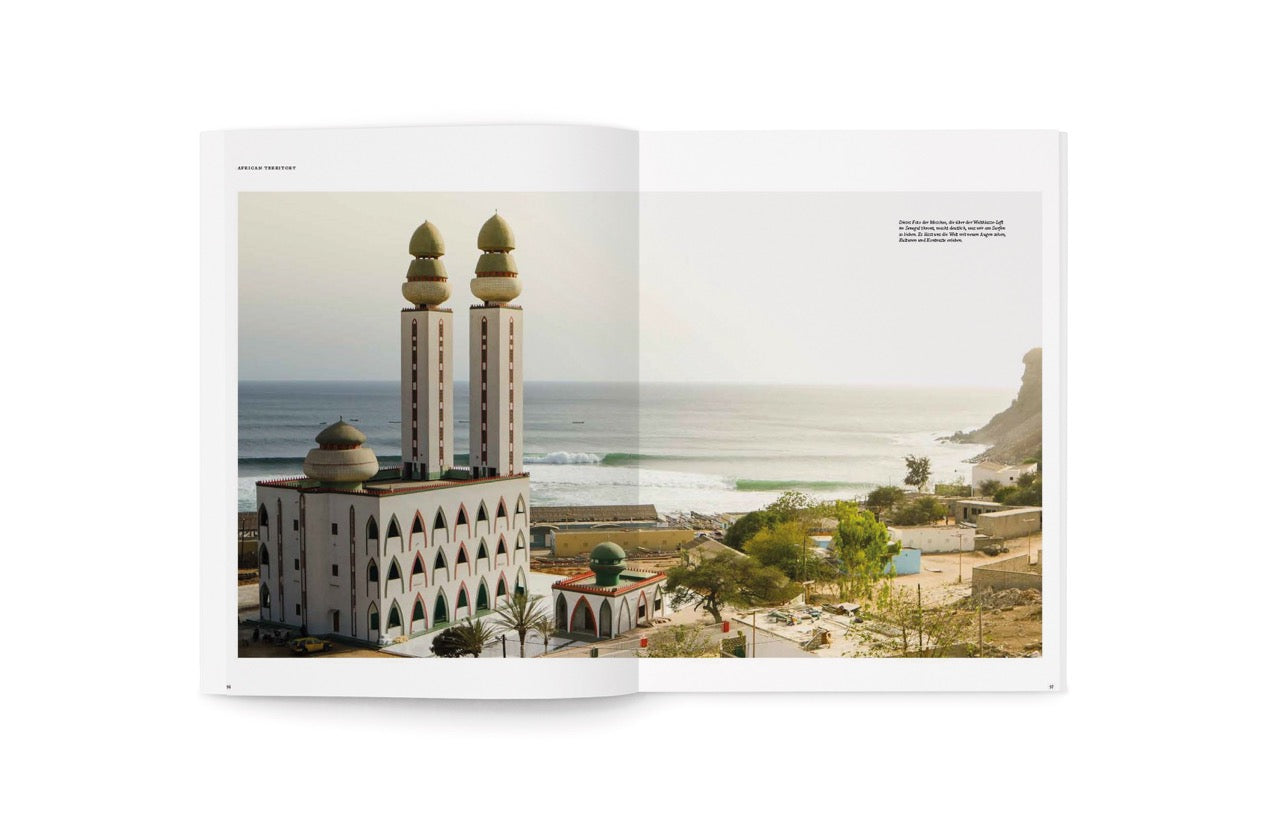 Blue-Yearbook-Surf-Magazin-Buch-2022-On-Fire-Cover-20