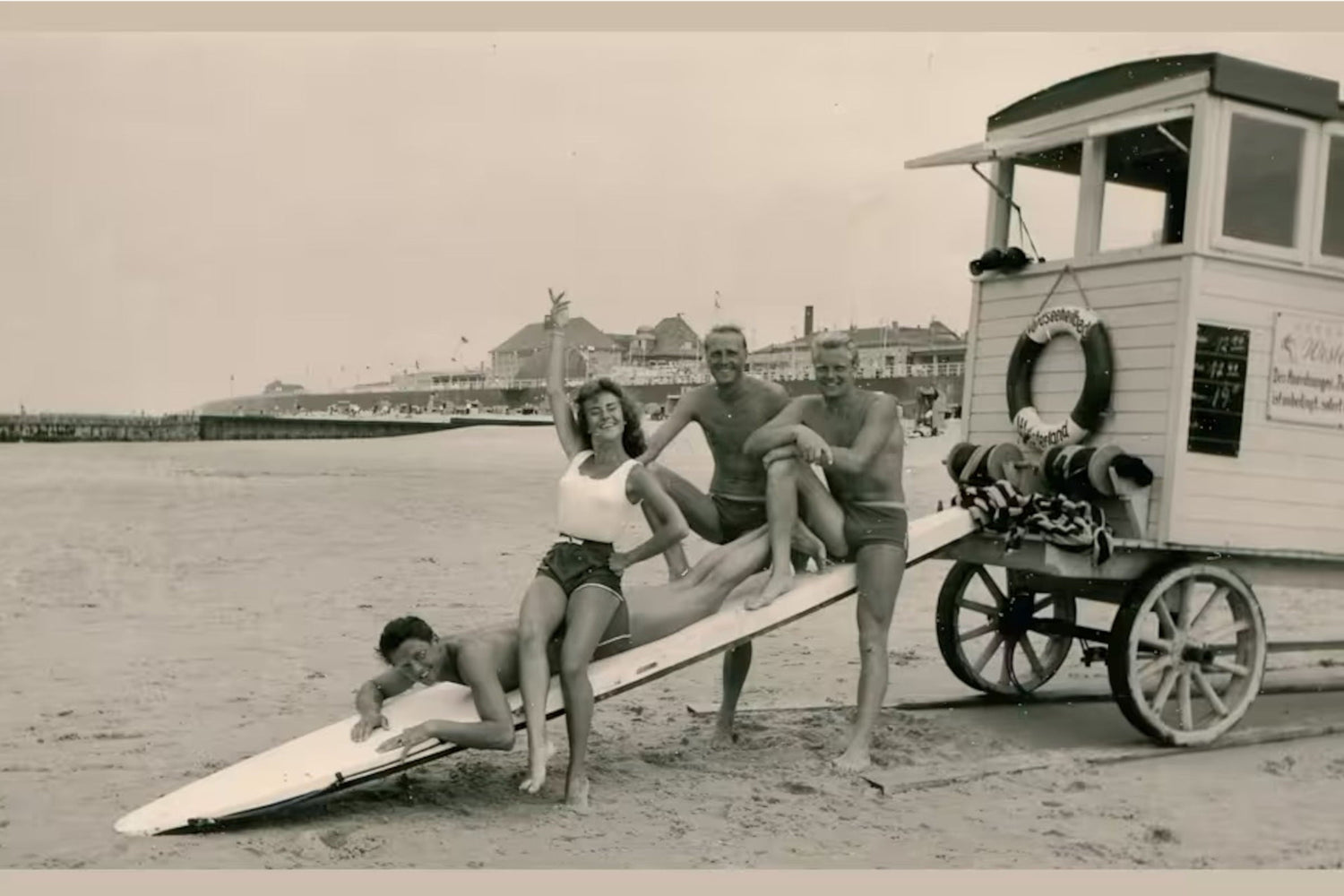 Ausstellung „Surf + Strand Kultur Sylt“ im Rathaus Westerland