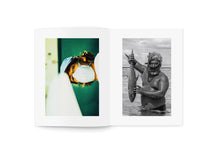 Lade das Bild in den Galerie-Viewer, Blue-Yearbook-Surf-Magazin-Buch-2023-Pipeline-Cover-Surf-Magazin-Buch-4
