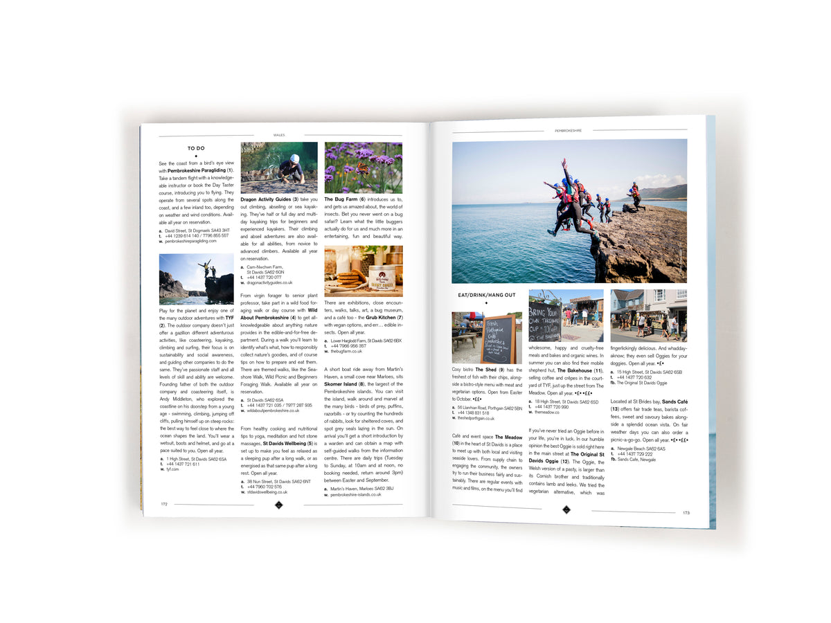 Blue Yearbook x I Love the Seaside Guide Book Set