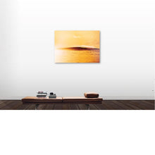 Lade das Bild in den Galerie-Viewer, Golden Indo Fotoprint by Pete Frieden - Highend Alu-Dibond Surf Bild - 60 x 40 cm
