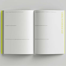 Lade das Bild in den Galerie-Viewer, The TRUE NORTH Planer - Praktisches Journaling-Book für einen achtsamen Lebensweg
