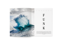 Lade das Bild in den Galerie-Viewer, Blue-Yearbook-2020-Surf-Travel-Creative-Living-14
