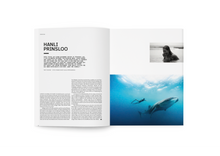 Lade das Bild in den Galerie-Viewer, Blue-Yearbook-2020-Surf-Travel-Creative-Living-18
