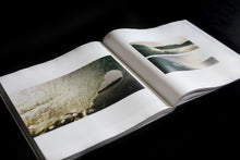 Lade das Bild in den Galerie-Viewer, Archipel-der-Wellen-Auf-Abenteuerreise-durch-Indonesien-Buch-Bildband-von-Stefan-Götzelmann-7
