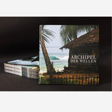 Lade das Bild in den Galerie-Viewer, Archipel-der-Wellen-Auf-Abenteuerreise-durch-Indonesien-Buch-Bildband-von-Stefan-Götzelmann-1
