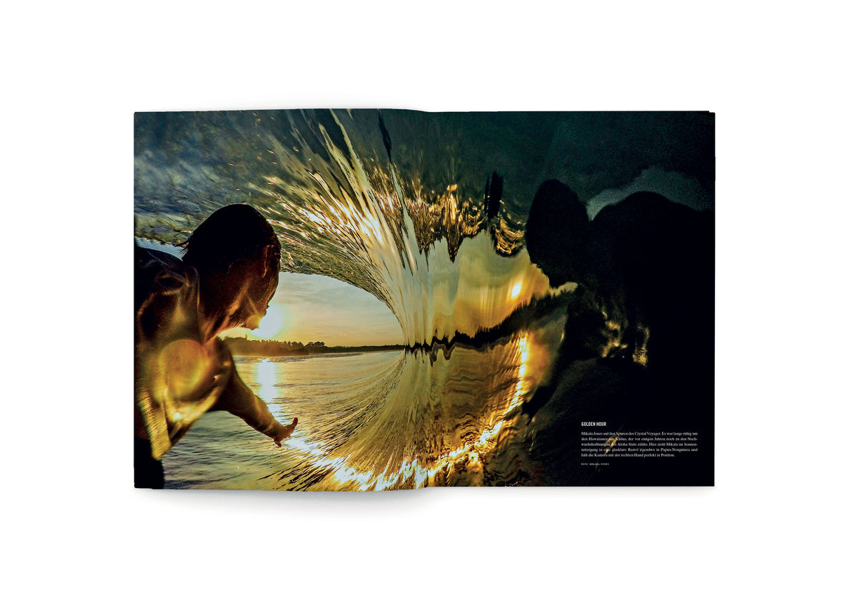 Blue-Yearbook-2018-Surf-Travel-Creative-Living-5
