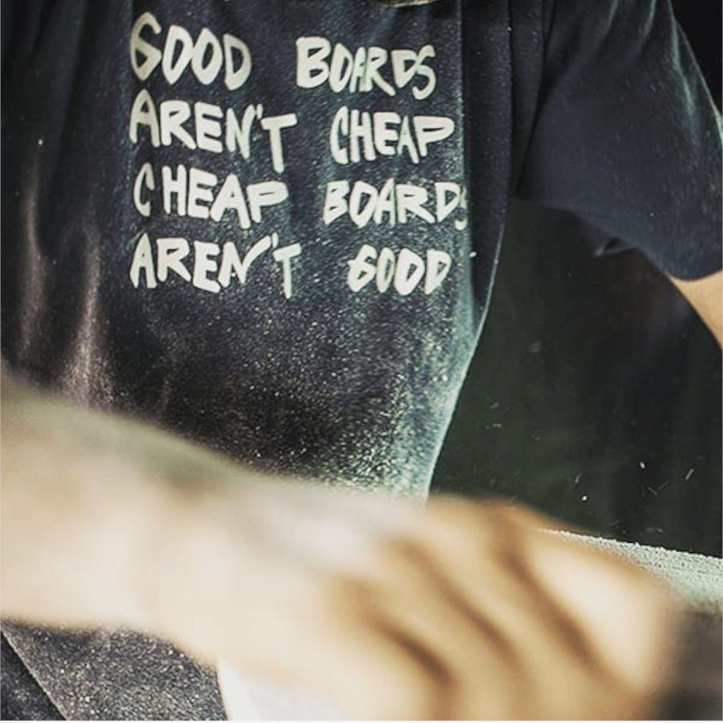 Norden-x-Blue-Yearbook-Surf-Magazin-Buch-Surf-Magazin-Buch-Mens-Shaper-Surf-T-Shirt-Organic-Cotton-6